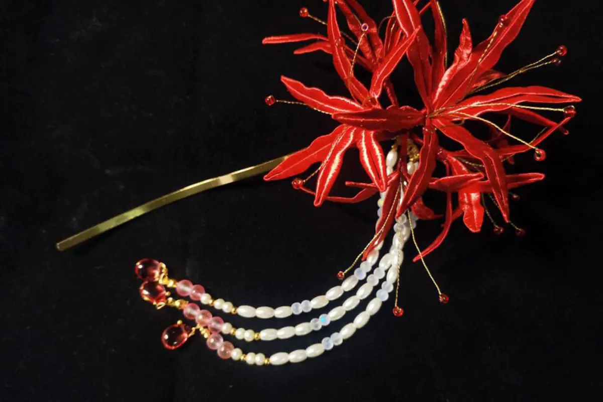 Top 10 Flowers Used to Summon Ghosts - FlowersLib