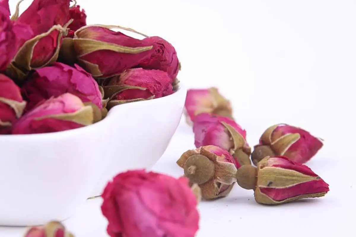 Perfect Rose Tea Brew: How Many Roses? What to Mix?