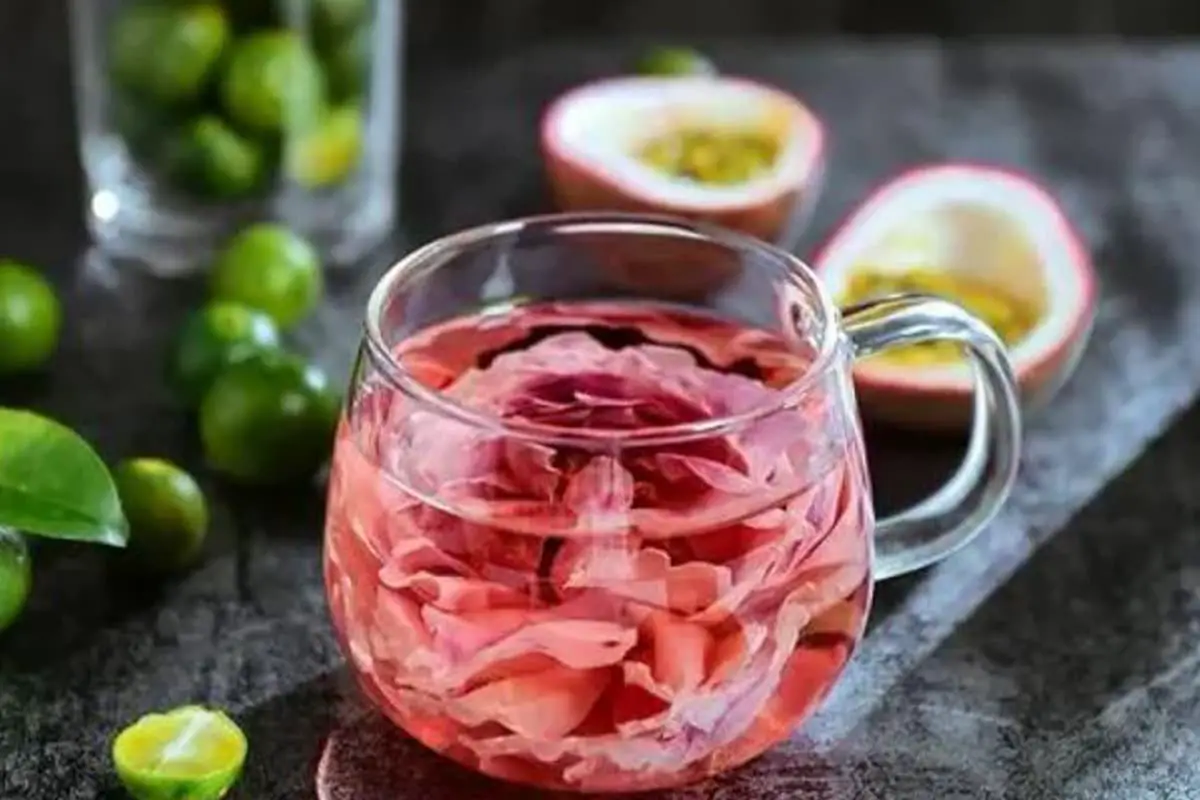 Benefici del tè alla rosa della luna e differenze con il tè alla rosa